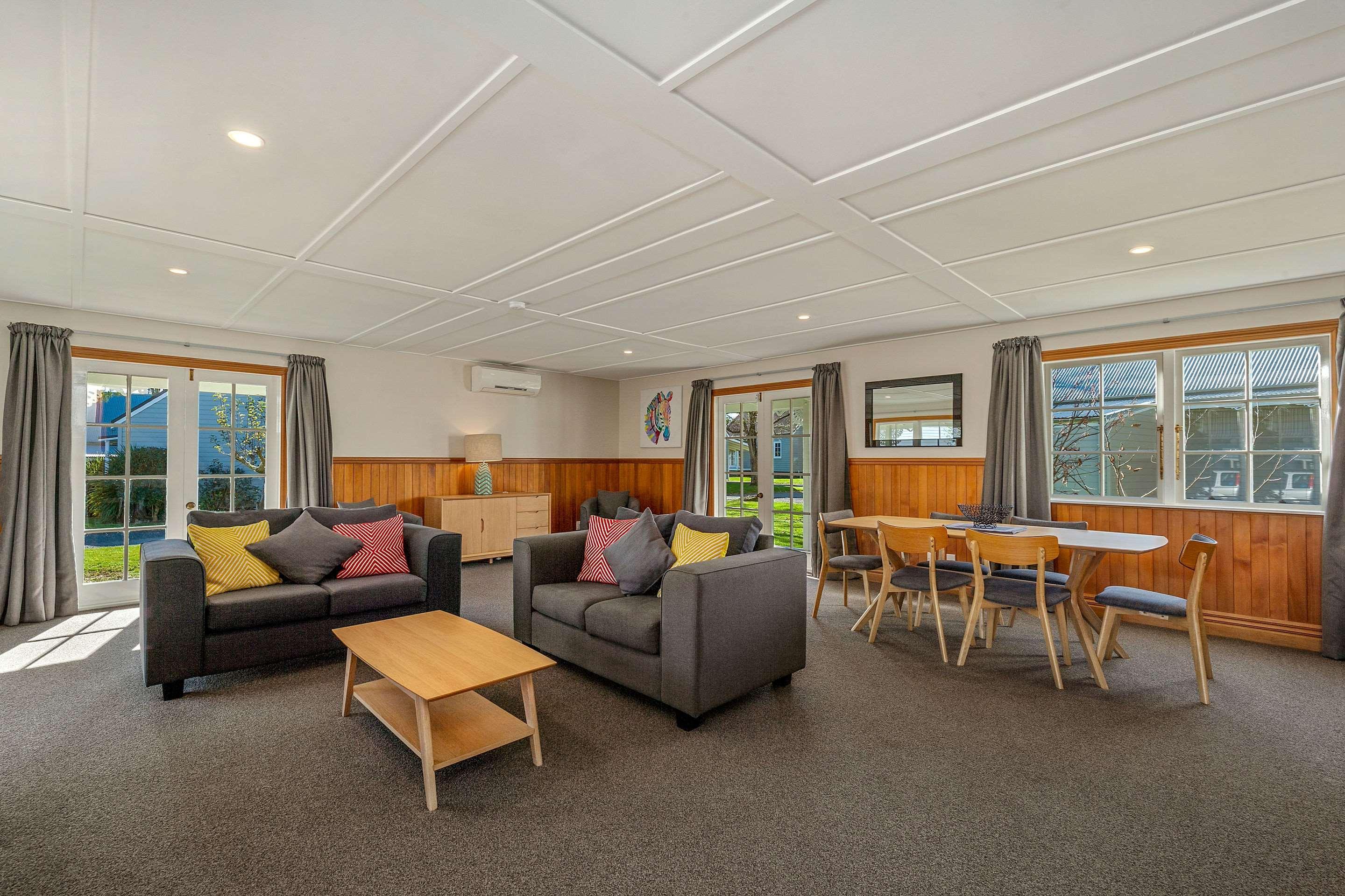 Huka Falls Resort Taupo Eksteriør billede The common room at the University of Waikato's Melville Hall