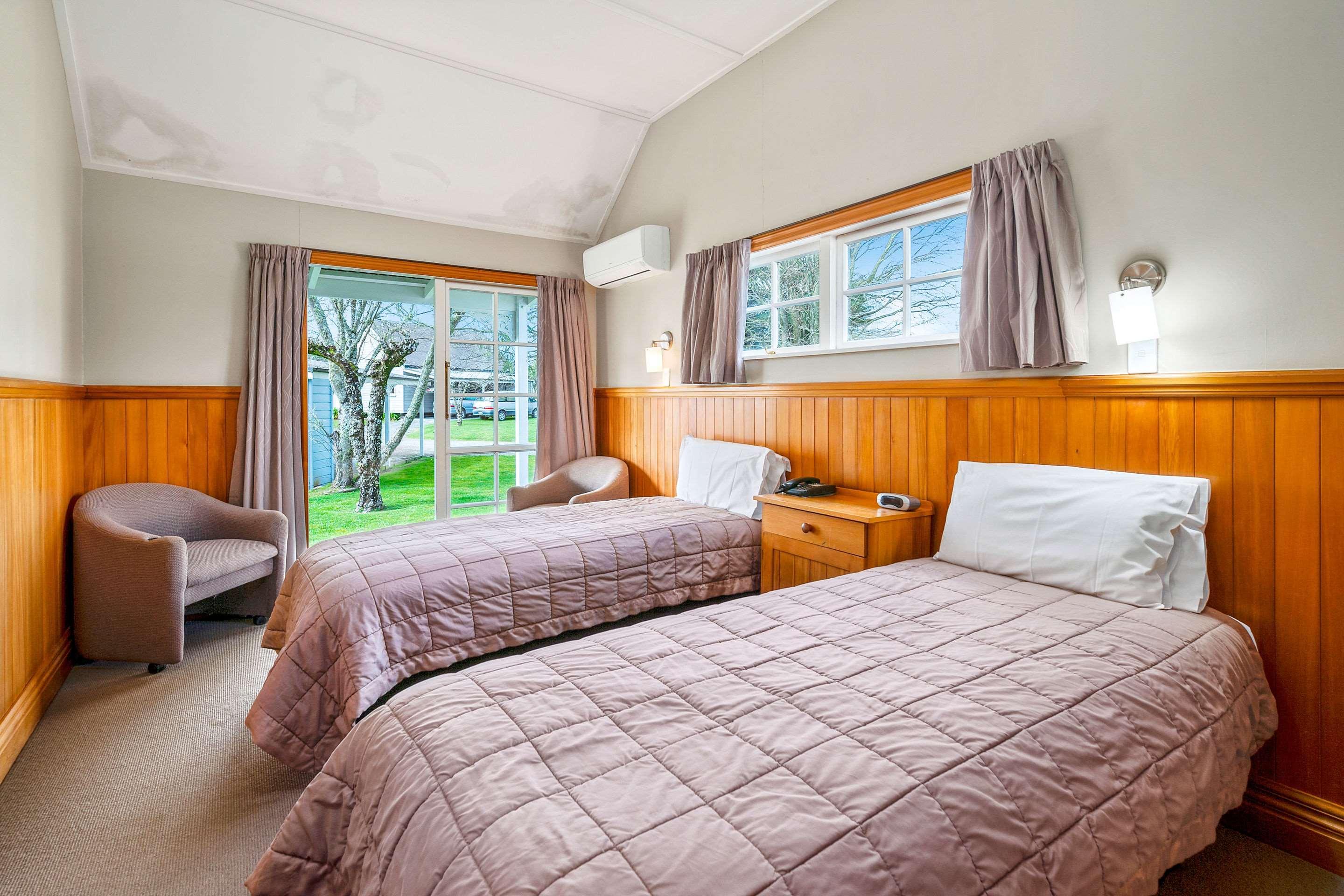 Huka Falls Resort Taupo Eksteriør billede A typical motel room