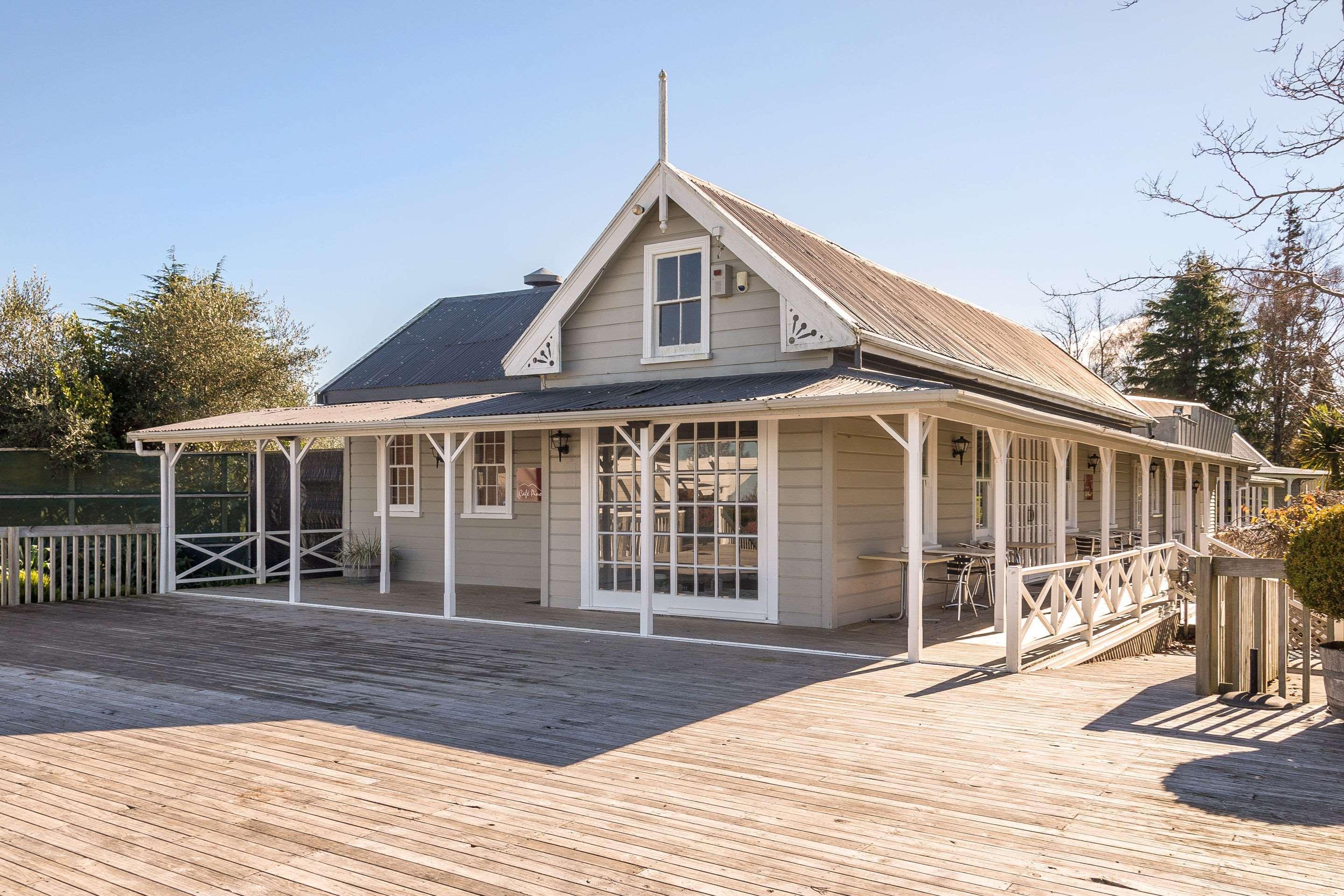 Huka Falls Resort Taupo Eksteriør billede The former station building at the station's current location