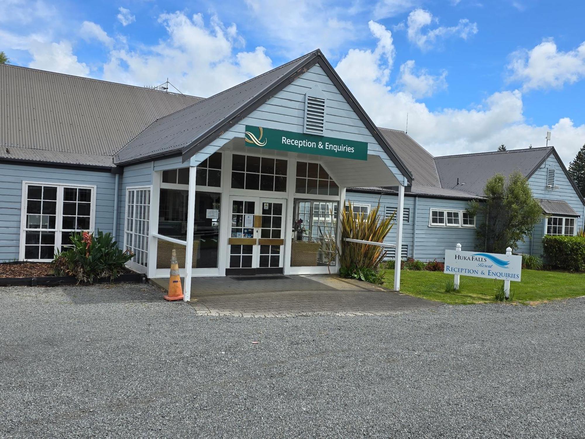 Huka Falls Resort Taupo Eksteriør billede Reception and Enquiries